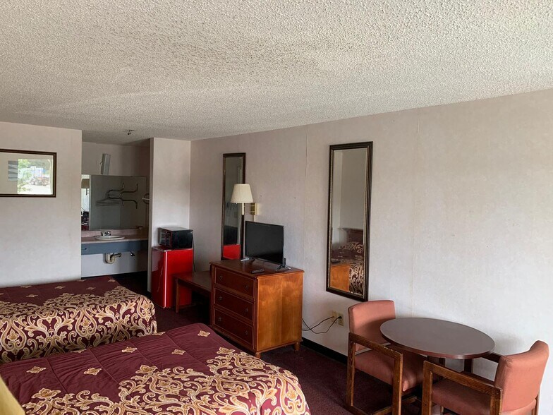 92 Lakeview Dr, Homerville, GA 31634 Hotel For Sale