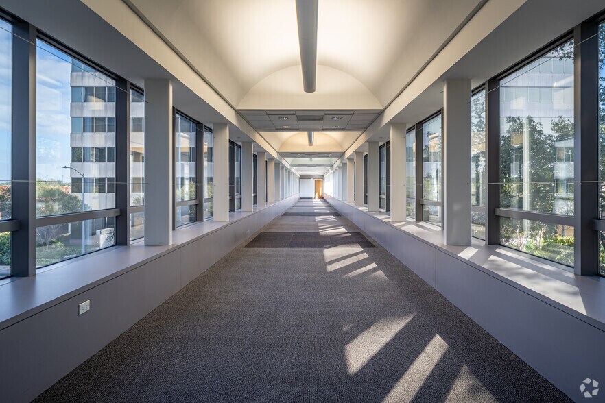 More Photos Of 222 Benmar Dr, Houston Office For Sale