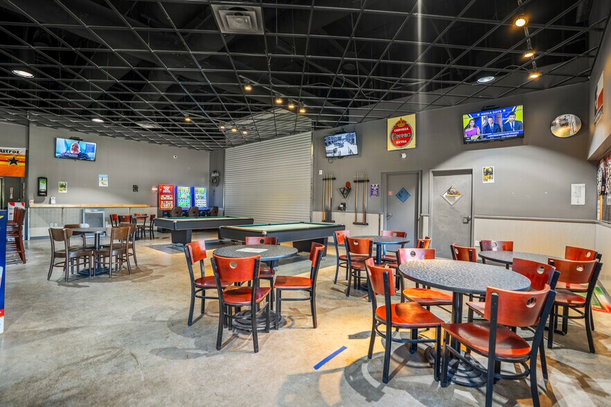 More Photos Of 13027 TX-105 E, Cut And Shoot Sports And Entertainment For Sale
