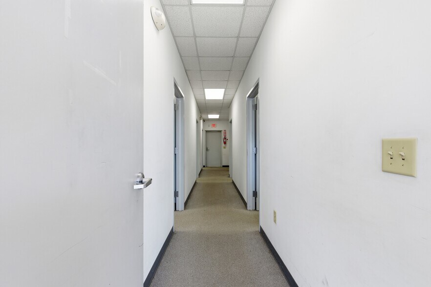 More Photos Of 148-156 W Tugalo St, Toccoa Office For Lease