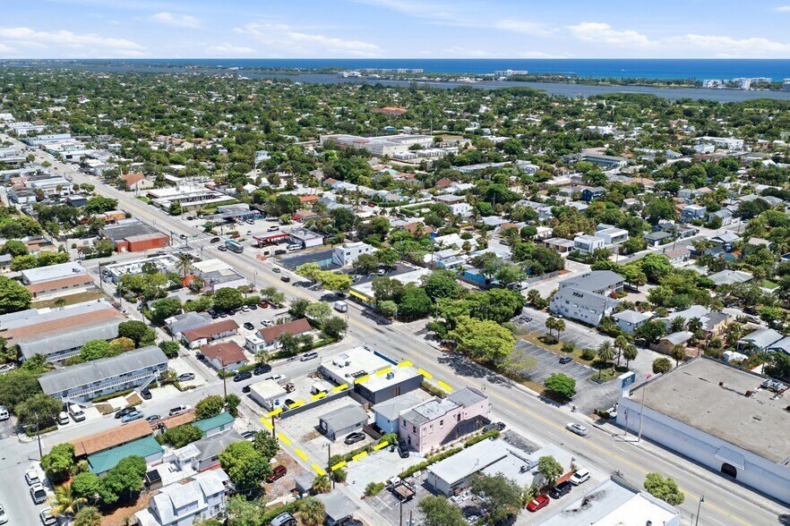 More Photos Of 527 N Dixie Hwy, Lake Worth Bar For Sale
