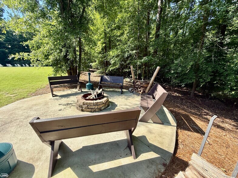 More Photos Of 701 Wingert Road rd, Greenwood Specialty For Sale