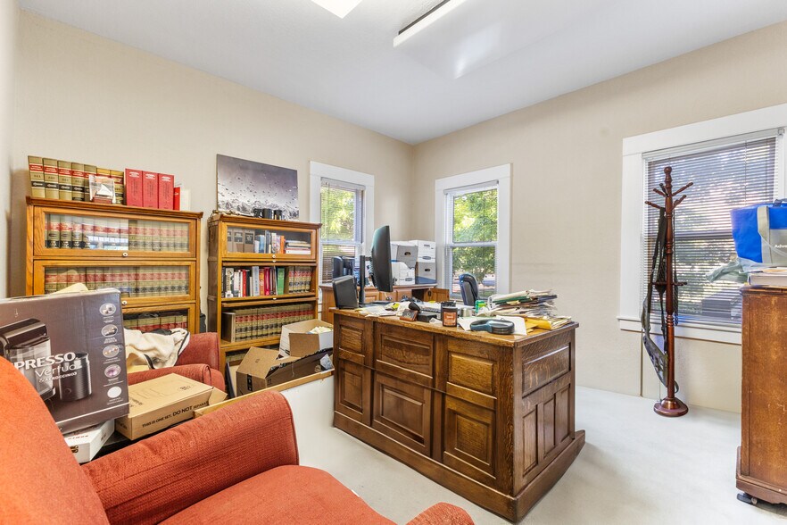 More Photos Of 700 College Ave, Santa Rosa Office For Sale