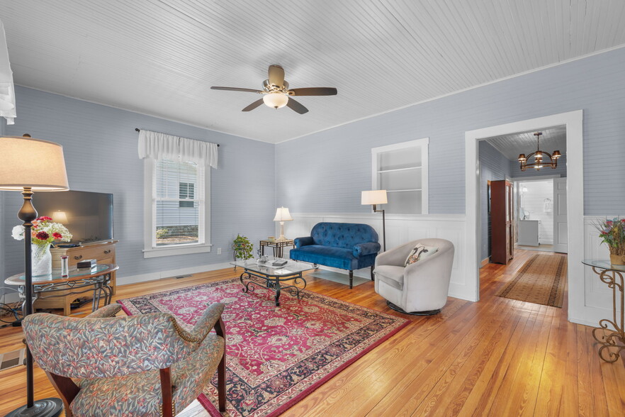 More Photos Of 3084 W Main St, Claremont Office For Sale