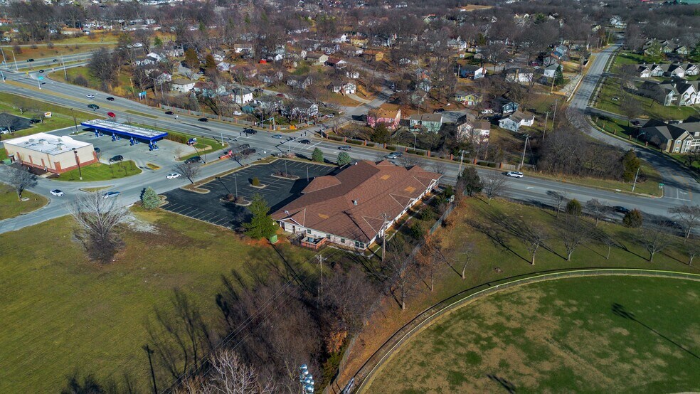 More Photos Of 4240 S Lees Summit Rd, Independence Office For Lease