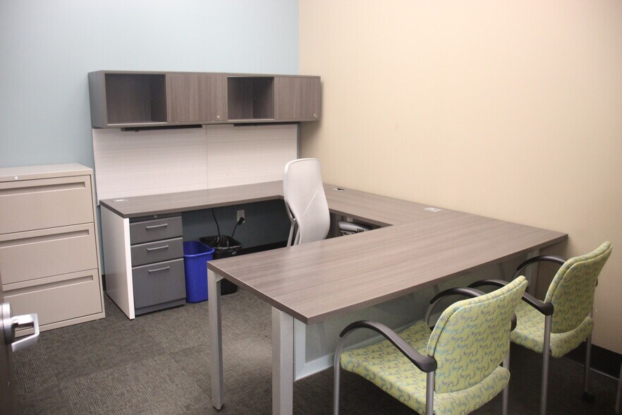 More Photos Of 1450 N Center Point Rd, Hiawatha Office For Lease