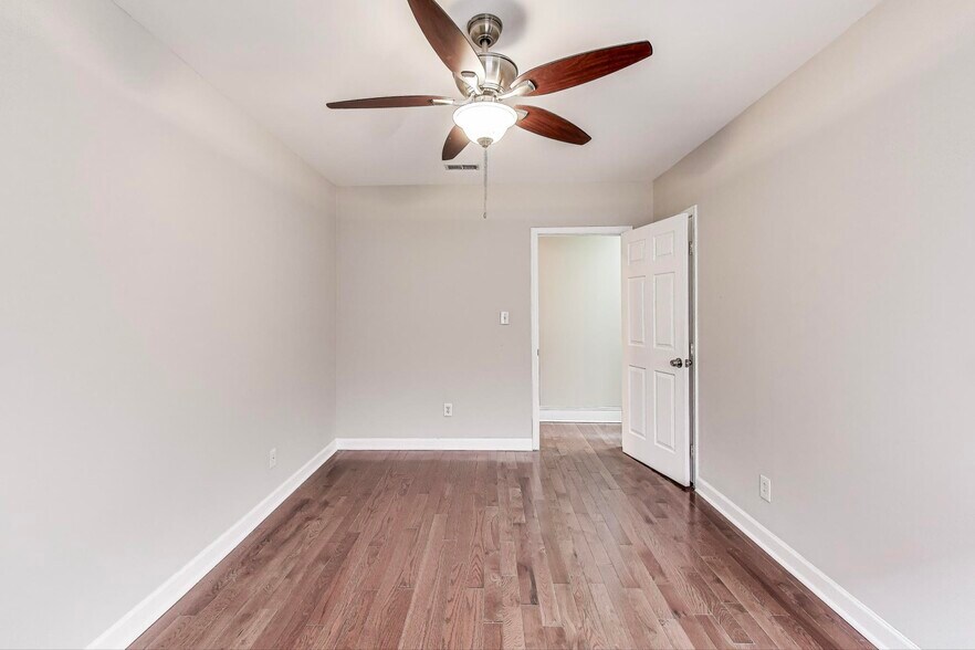 More Photos Of 212 Elm St NW, Washington Apartments For Sale