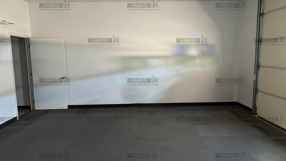 More Photos Of 2800 E 33rd Ter, Joplin Warehouse For Lease