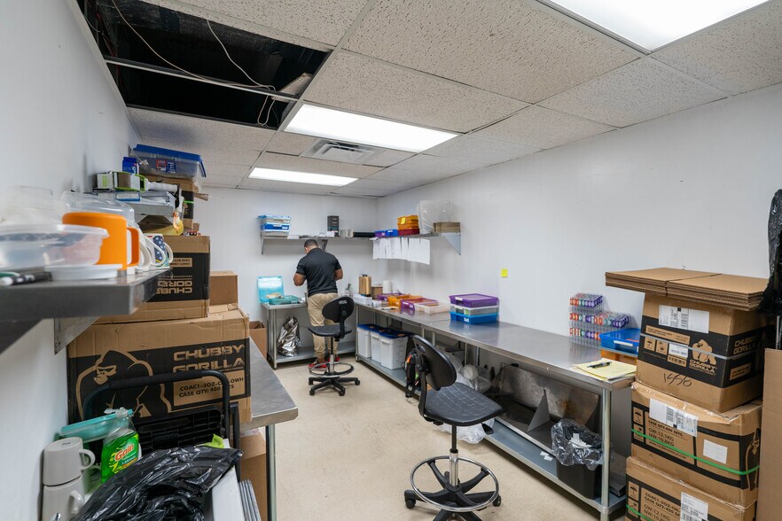 More Photos Of 3500 NW 17th Ave, Miami Storefront Retail Office For Lease