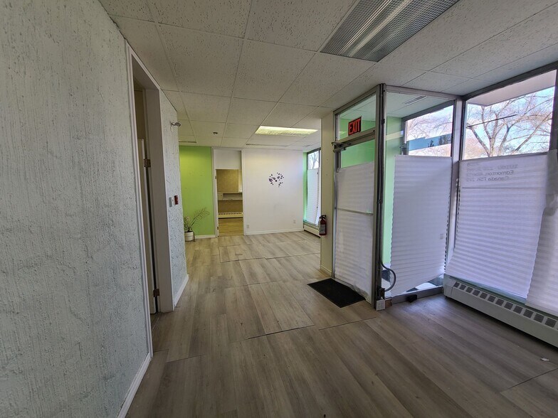 More Photos Of 10160 116th St NW, Edmonton Apartments For Lease