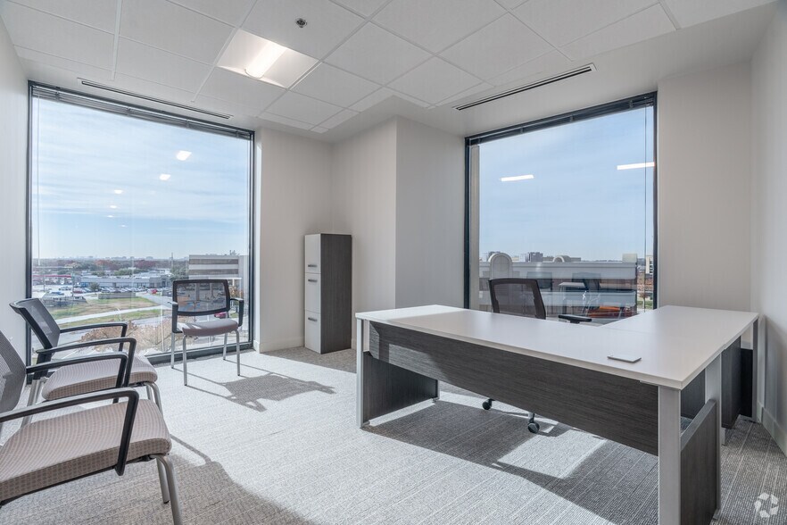 More Photos Of 17304 Preston Rd, Dallas Unknown For Lease