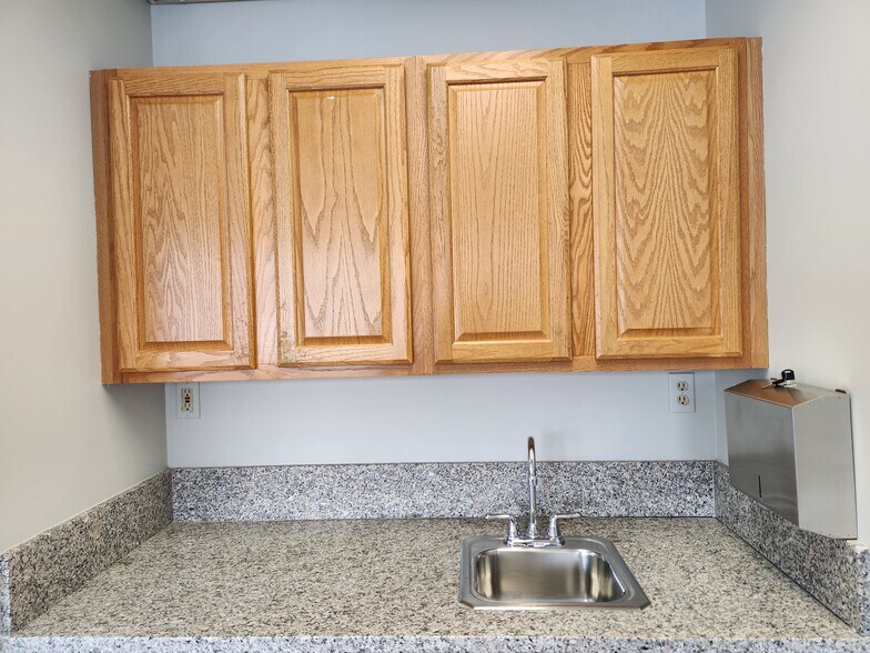 More Photos Of 24600 Detroit Rd, Westlake Medical For Sale