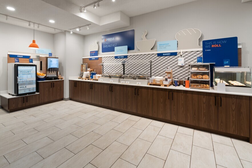 More Photos Of 9231 E Arapahoe Rd, Greenwood Village Hotel For Sale