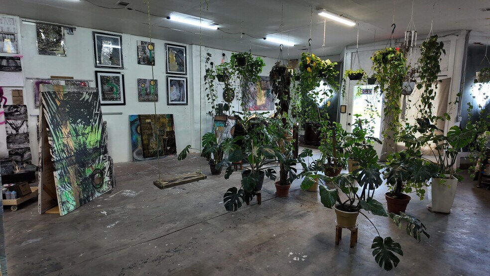 More Photos Of 2401 W Cervantes St, Pensacola General Retail For Sale