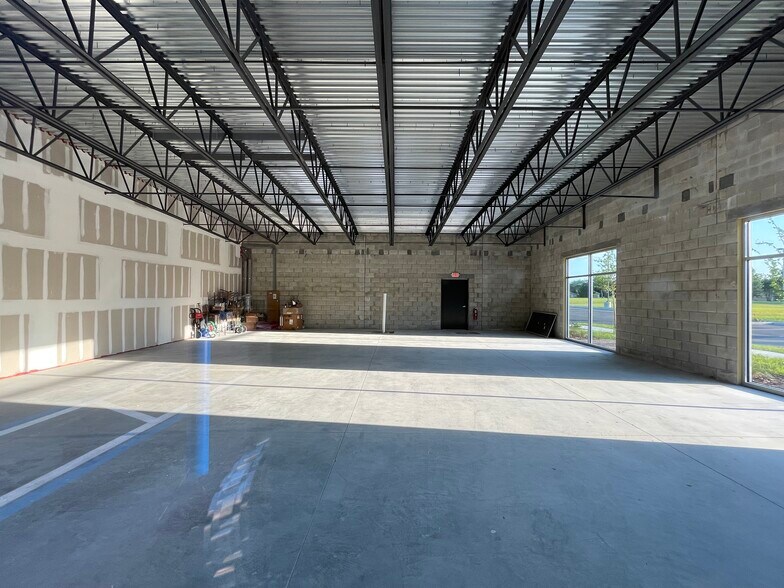 More Photos Of 24352 State Road 44, Eustis General Retail For Sale