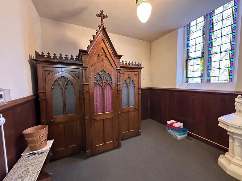 More Photos Of 24 Elm, Andover Religious Facility For Sale