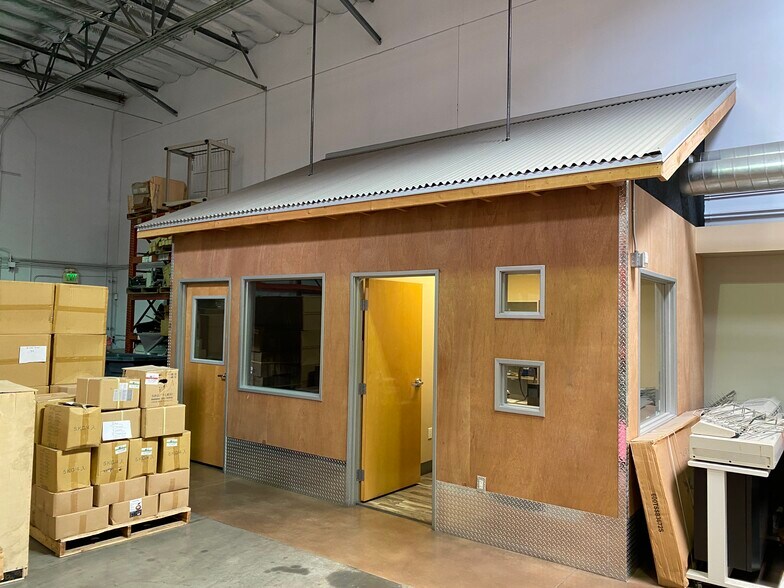 More Photos Of 7107-7139 Telegraph Rd, Montebello Warehouse For Sale