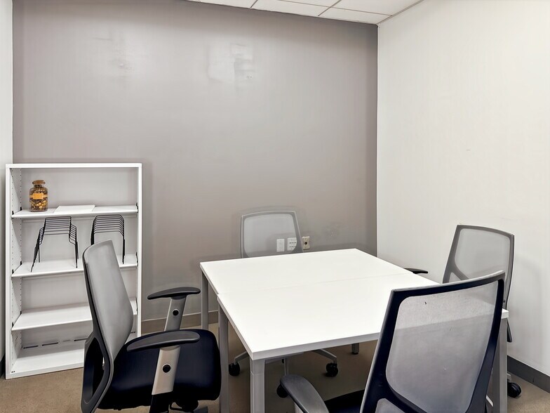 More Photos Of 1901 Avenue of the Stars, Los Angeles Coworking Space