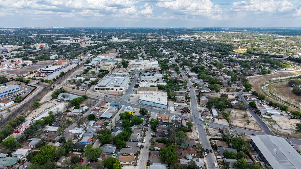 More Photos Of 130 E Zavalla, San Antonio Warehouse For Lease