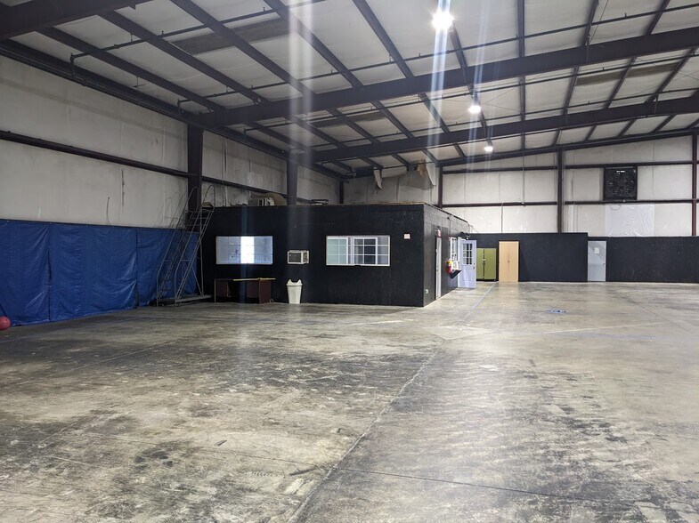 More Photos Of 7400 GA Highway 122, Hahira Manufacturing For Lease