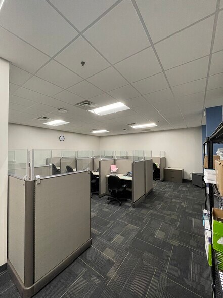 More Photos Of 3-17 Farrs Bridge Rd, Greenville General Retail For Lease