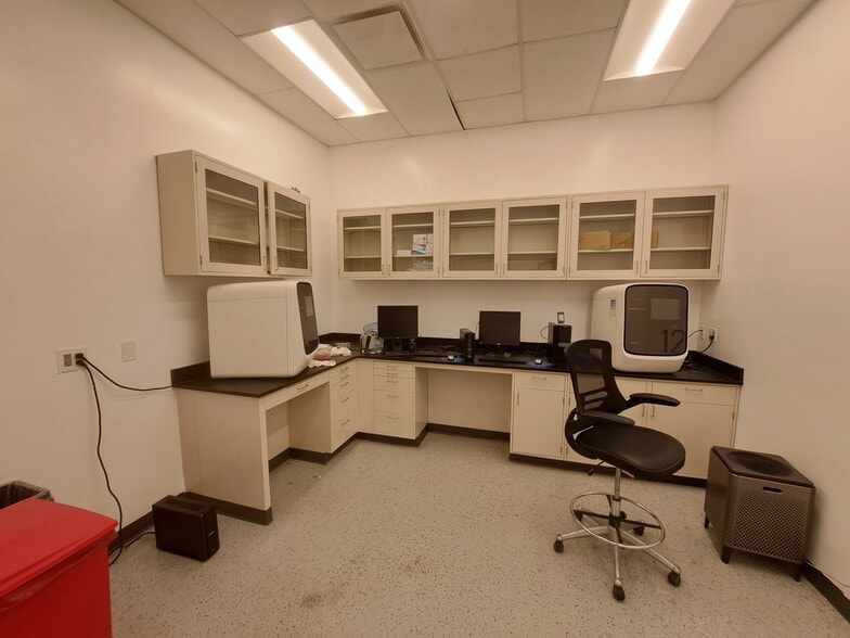 More Photos Of 625 Factory Rd, Addison Warehouse For Sale