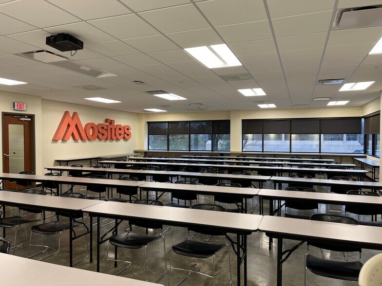 More Photos Of 400 Mosites Way, Pittsburgh Office For Lease