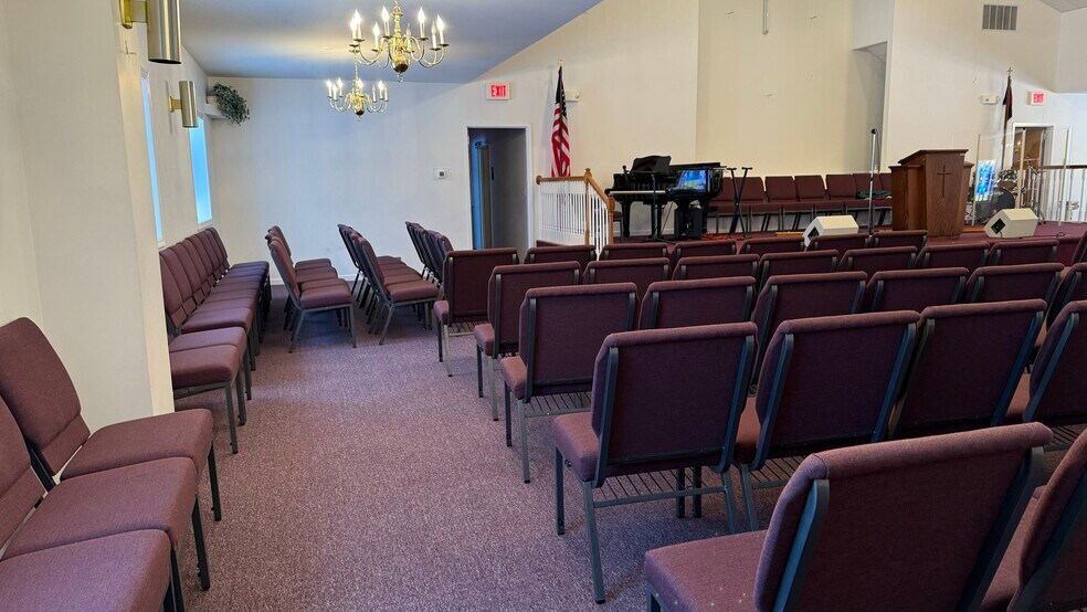 More Photos Of 6701 Ringwood Rd, Oxford Industrial For Lease