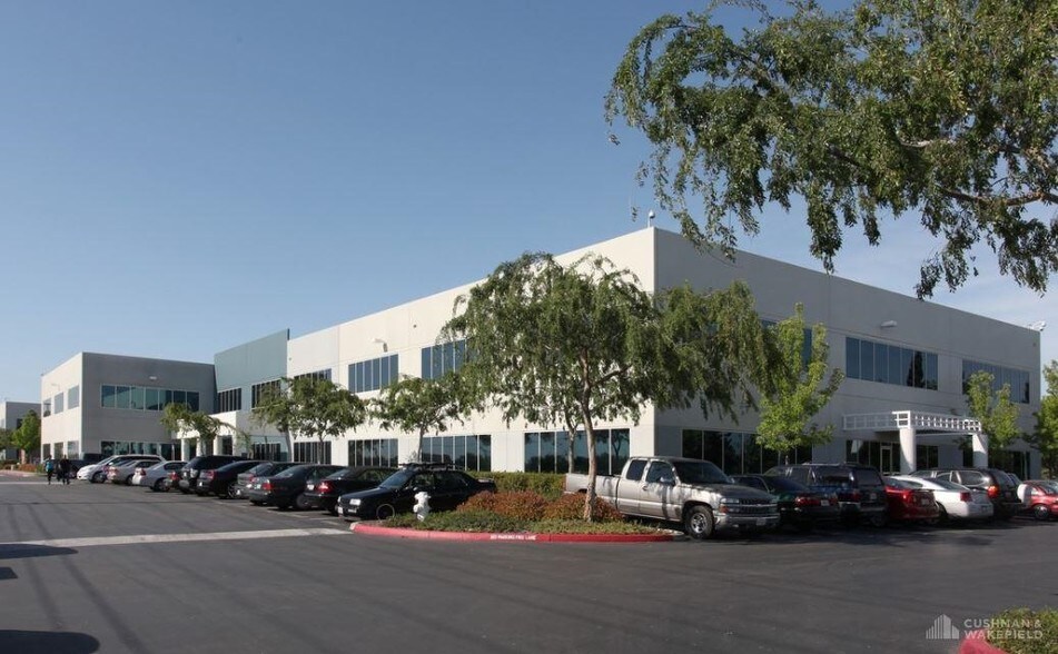 More Photos Of 10730 International Dr, Rancho Cordova Office For Lease