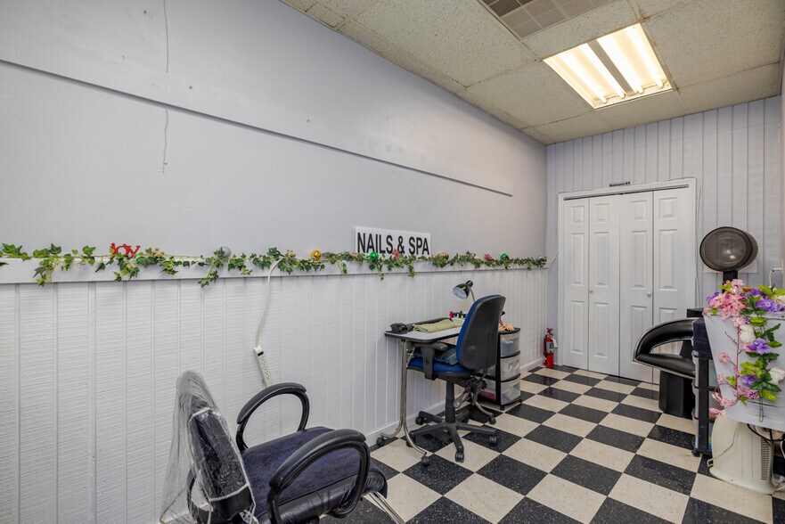 More Photos Of 401 Halifax St, Emporia Office For Sale