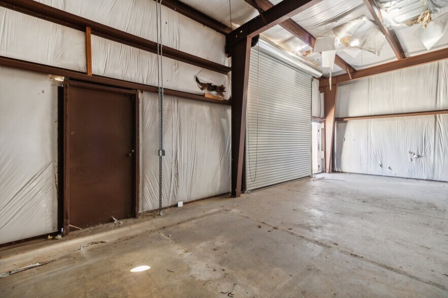 More Photos Of 17265 Darwin Ave, Hesperia Service For Lease