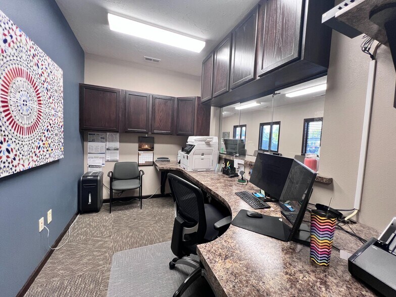 More Photos Of 1002 E Philip Ave, North Platte Office For Sale