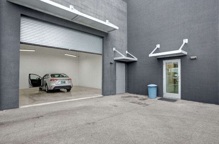 More Photos Of 8470 NW 58th St, Doral Auto Dealership For Sale