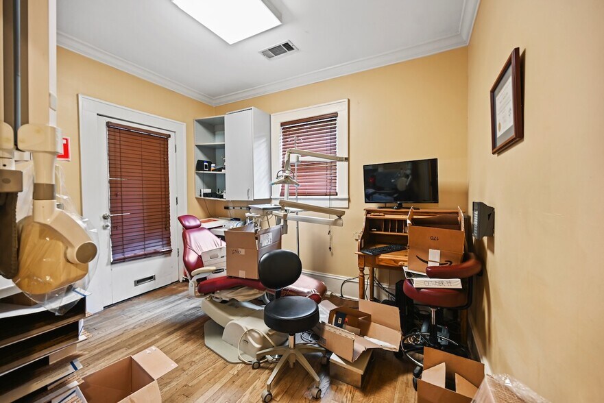 More Photos Of 1624 NE Piedmont Ave, Atlanta Medical For Sale