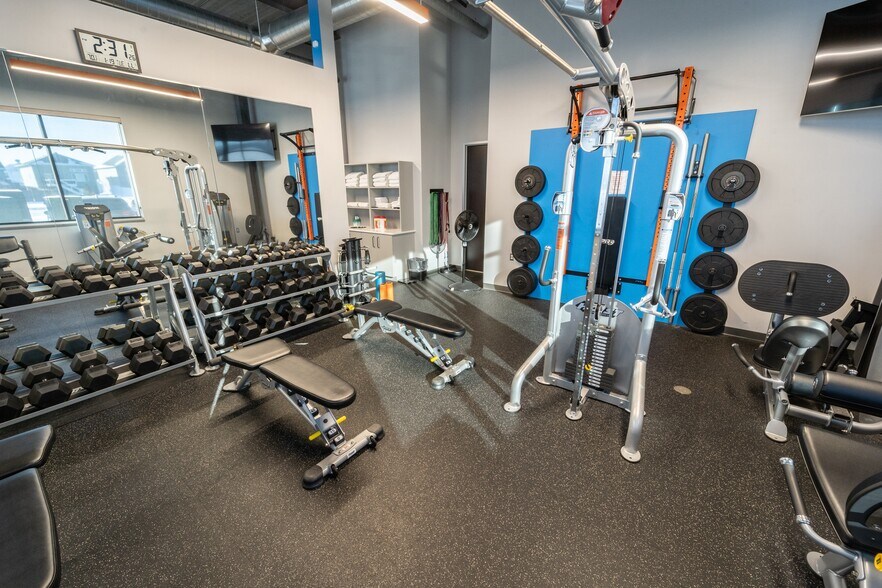 More Photos Of 3285 47th St S, Fargo Office For Sale