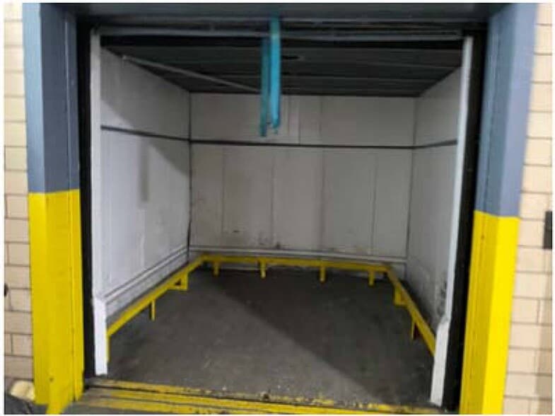 More Photos Of 105 Maple St, Rossville Light Distribution For Sale