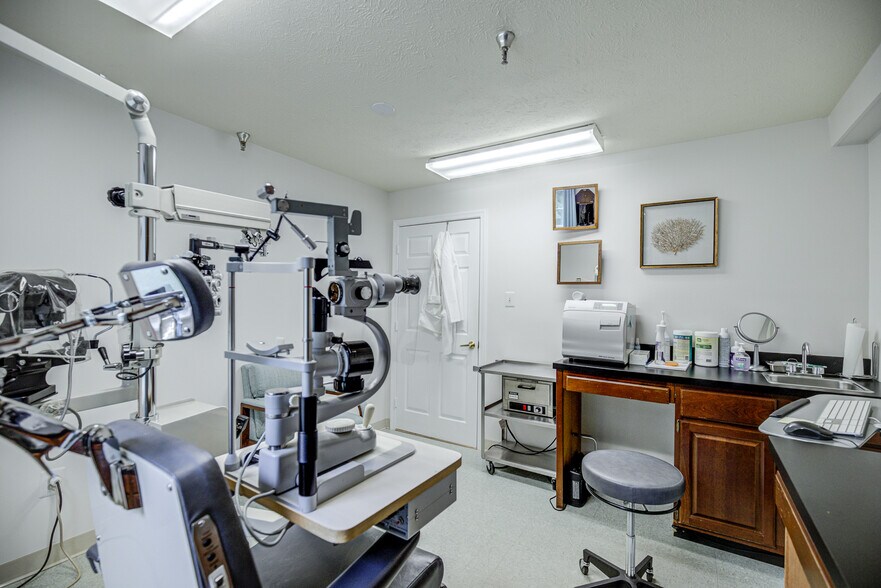 More Photos Of 731 Walker Rd, Great Falls Medical For Sale