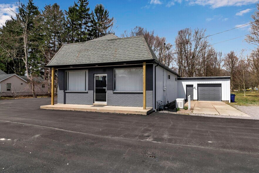 More Photos Of 12482 Broadway St, Alden General Retail For Sale