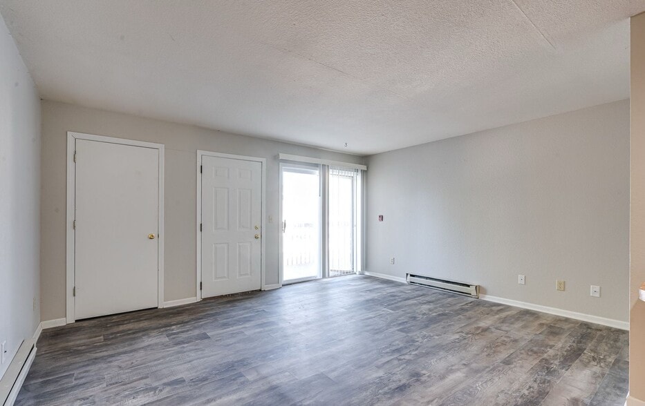 More Photos Of 825-835 Wisconsin St, Oshkosh Apartments For Sale