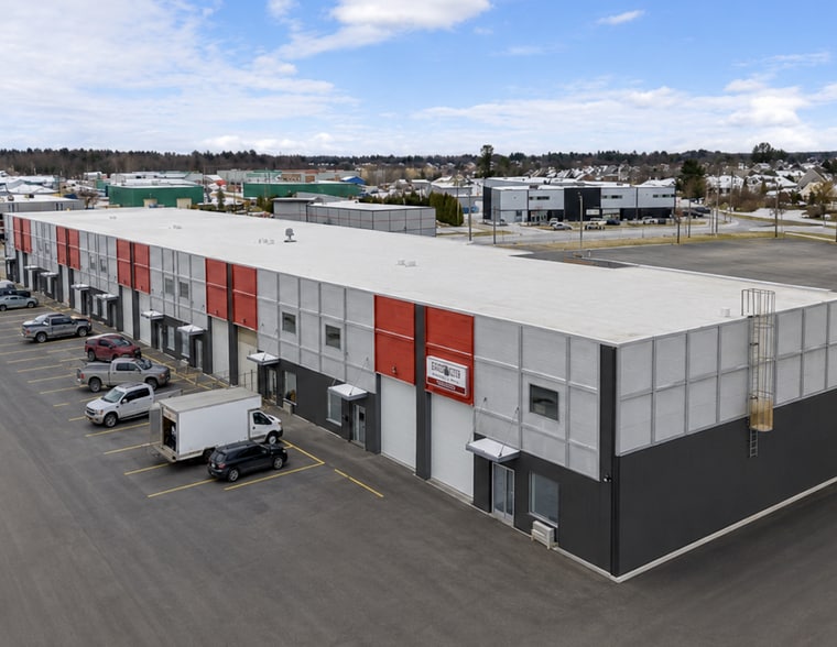 More Photos Of 8100-8118 Rue Charles-Édouard-Renaud, Terrebonne Warehouse For Sale