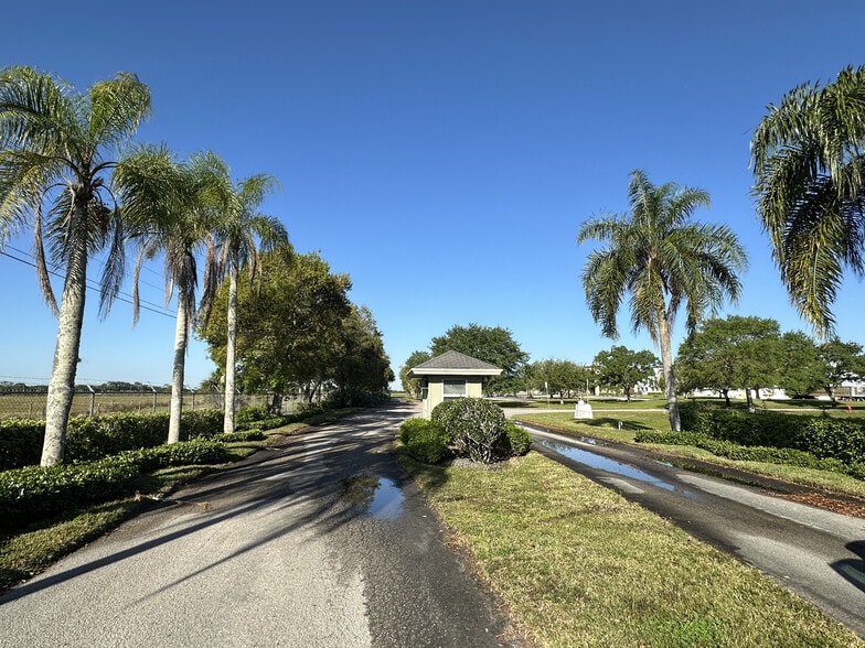 More Photos Of 625 66th Ave SW, Vero Beach Manufacturing For Sale