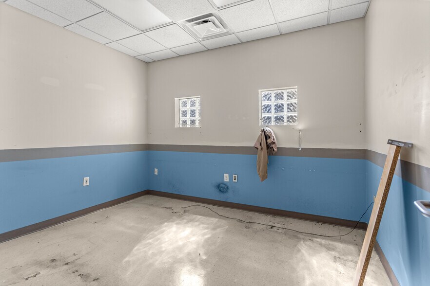 More Photos Of 18917 Joy Rd, Detroit Medical For Sale