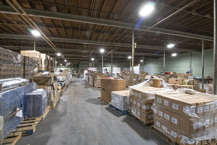 More Photos Of 100 W Parkwood St, Stanley Warehouse For Lease