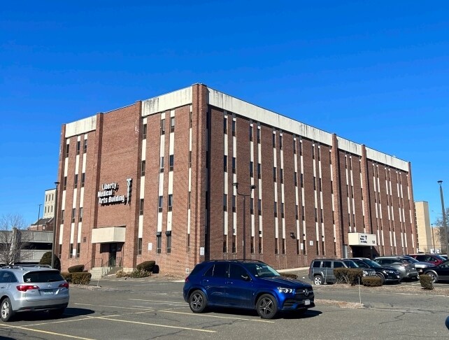 More Photos Of 125 Liberty St, Springfield Medical For Lease
