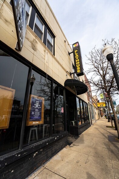 More Photos Of 3014 W Irving Park Rd, Chicago Storefront Retail Residential For Sale