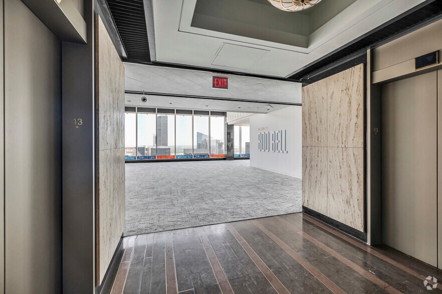 More Photos Of 800 Bell St, Houston Office For Sale