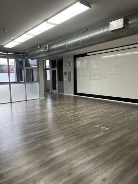 More Photos Of 2332 Cotner Ave, Los Angeles Loft Creative Space For Lease