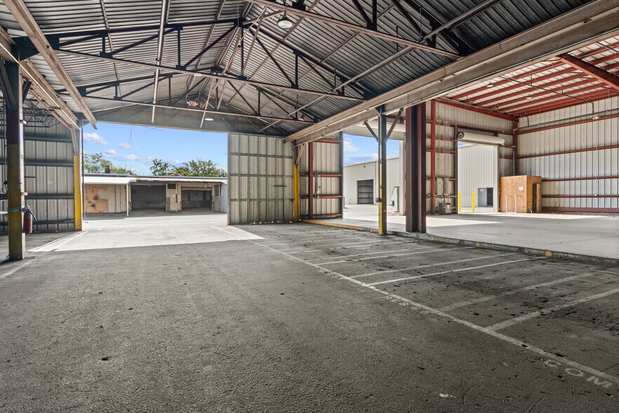 More Photos Of 1118 N Magnolia Ave, Ocala Warehouse For Sale