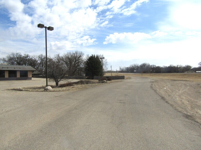 More Photos Of 586 SW 1st St, Montevideo Fast Food For Lease