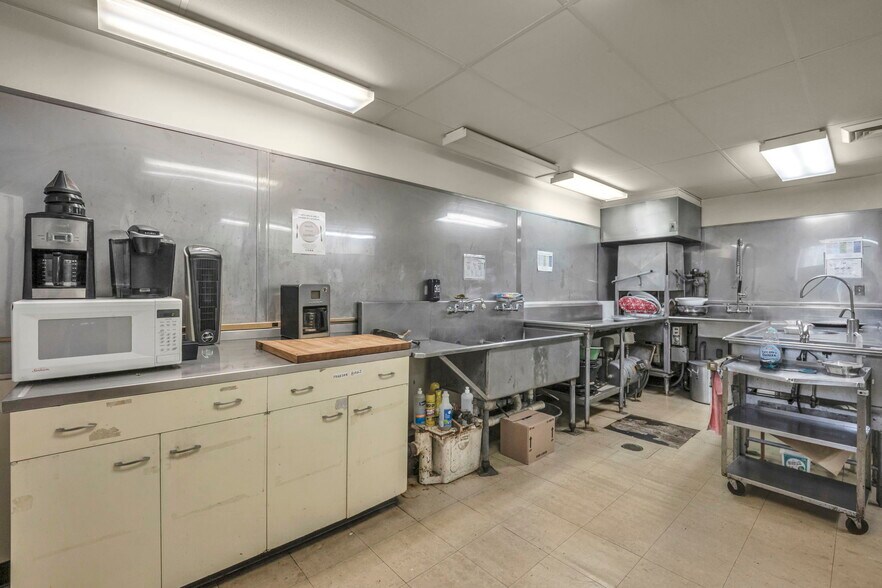 More Photos Of 15715 Libby Rd, Maple Heights General Retail For Sale
